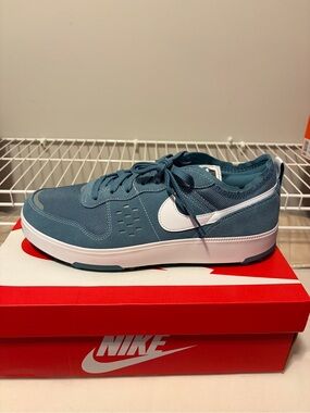 Nike Men’s Teal Low-Top Casual Sneakers